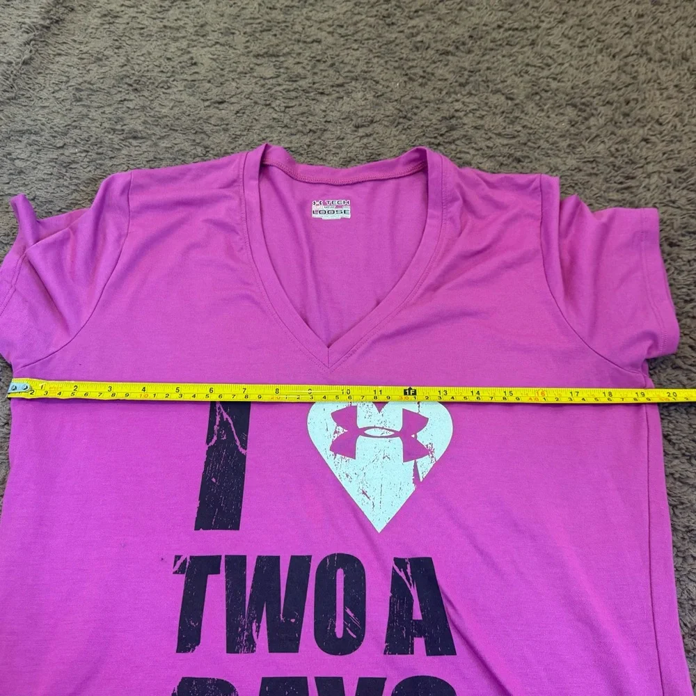 Under Armour I Love Two A Days T-Shirt Purple V-Neck Heat Gear Loose Fit M - Picture 4 of 6